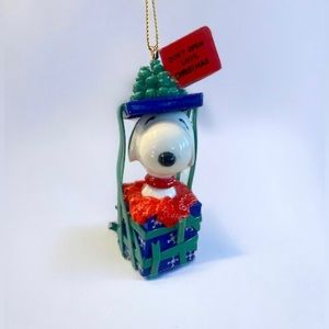 Vintage 1990 Danbury Mint Peanuts Snoopy Holiday Christmas Ornament